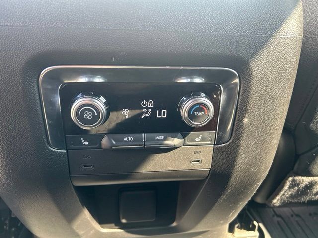 Used 2025 GMC Yukon Elevation AWD/4WD image 39
