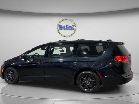 Used 2019 Chrysler Pacifica Touring-L w/ Advanced Safetytec Group FWD image 3