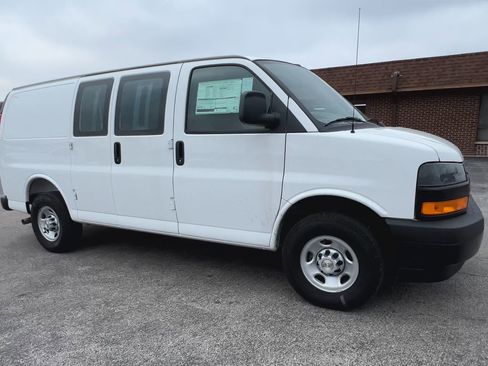New 2025 Chevrolet Express 2500 w/ Driver Convenience Package RWD image 34