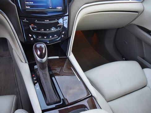 Used 2013 Cadillac XTS Platinum image 20