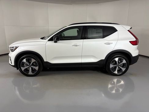 New 2026 Volvo XC40 B5 Plus w/ Protection Package Premier image 5