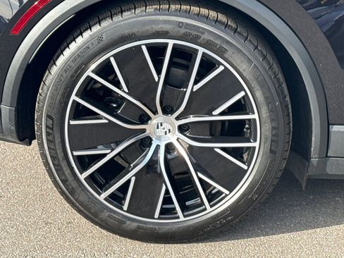 Used 2024 Porsche Macan 4 Electric image 45