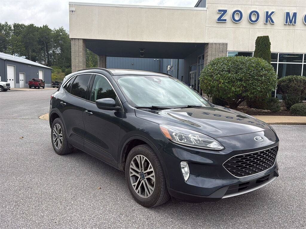 Certified 2022 Ford Escape SEL w/ Class II Trailer Tow Package AWD/4WD image 3