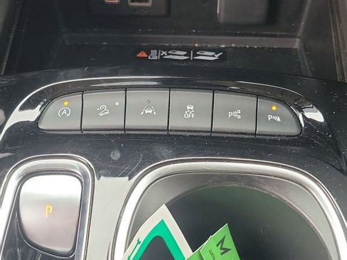 Used 2023 Buick Envision Avenir image 37