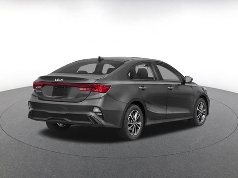 Used 2023 Kia Forte LXS FWD image 2