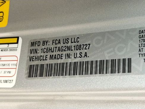 Used 2022 Jeep Gladiator Willys image 24