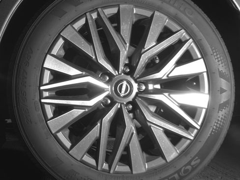 Used 2025 Nissan Altima 2.5 SV FWD image 14