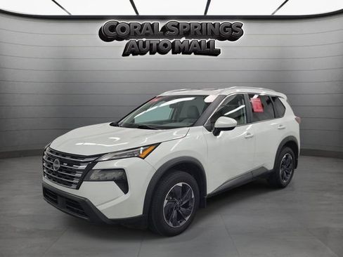 Certified 2024 Nissan Rogue SV w/ SV Premium Package FWD image 3