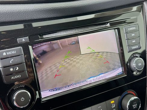 Used 2018 Nissan Rogue S image 14