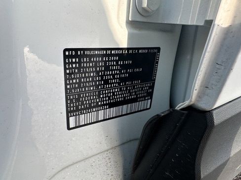 Used 2025 Volkswagen Taos SE w/ Panoramic Sunroof Package image 23