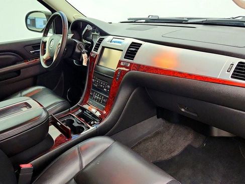 Used 2012 Cadillac Escalade EXT Luxury AWD/4WD image 25