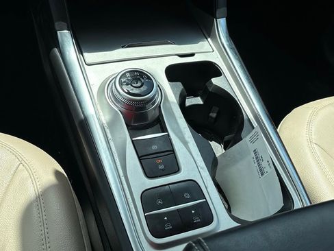 Used 2024 Ford Explorer Limited w/ Limited Technology Package RWD image 13