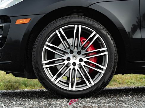 Used 2017 Porsche Macan Turbo image 15