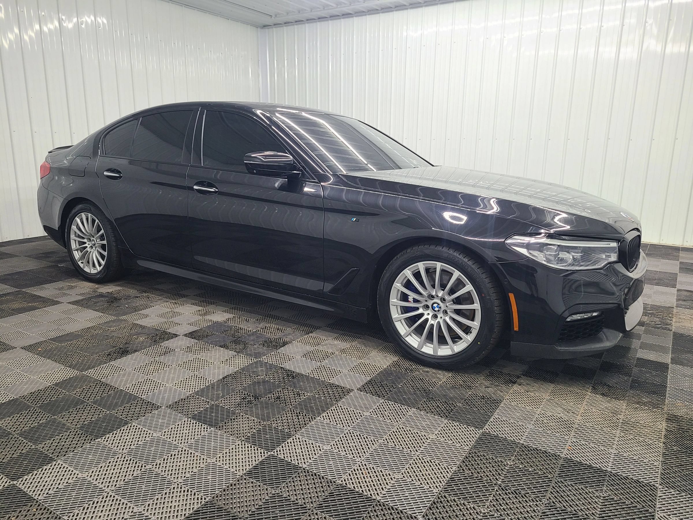Used 2018 BMW 540i xDrive AWD/4WD image 1