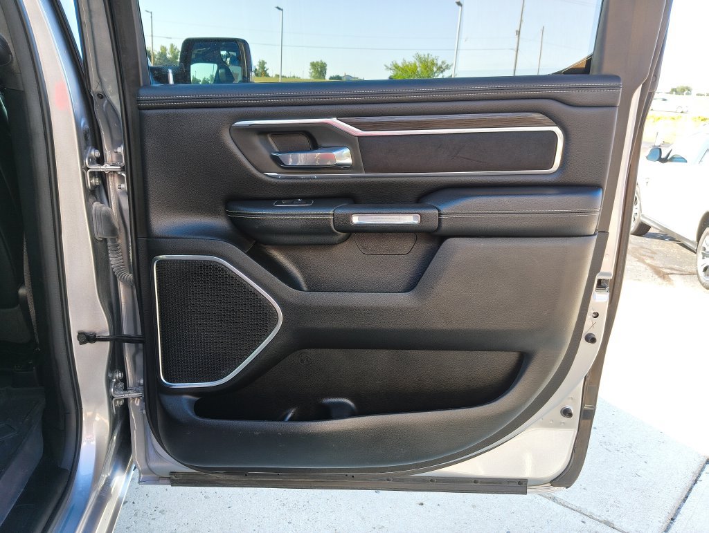 Used 2023 RAM 1500 Laramie AWD/4WD image 14