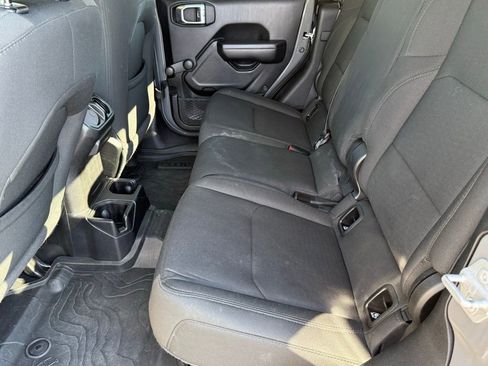 Used 2021 Jeep Gladiator Sport image 31