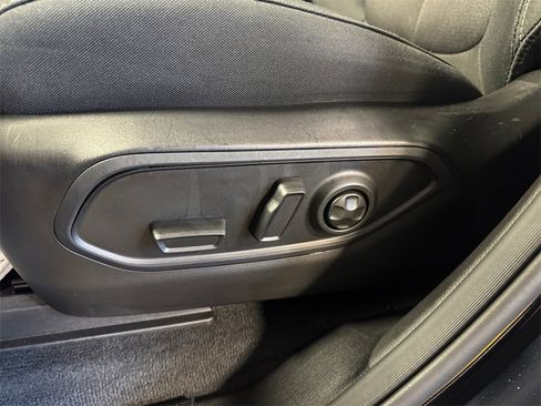 Used 2025 Jeep Grand Cherokee Laredo X w/ Luxury Tech Group I image 13