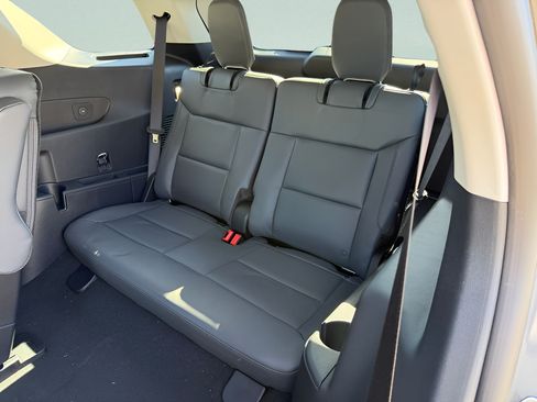 New 2026 Ford Explorer Active w/ Active Comfort Package AWD/4WD image 8