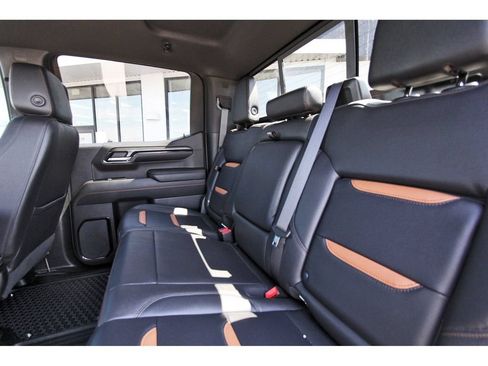 Used 2022 GMC Sierra 1500 AT4 w/ AT4 Preferred Package AWD/4WD image 30