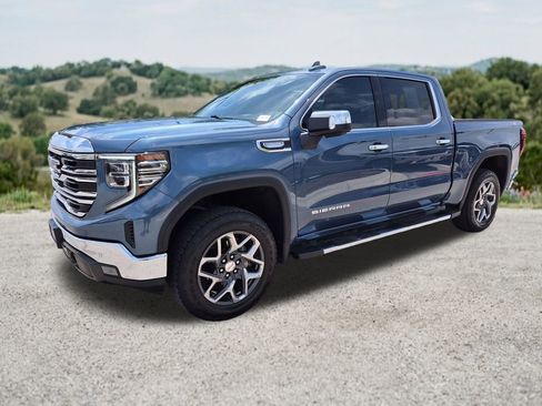 Used 2024 GMC Sierra 1500 SLT AWD/4WD image 3