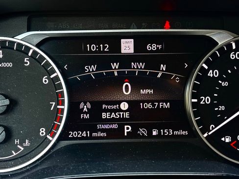 Used 2024 Nissan Pathfinder SL w/ SL Premium Package FWD image 17