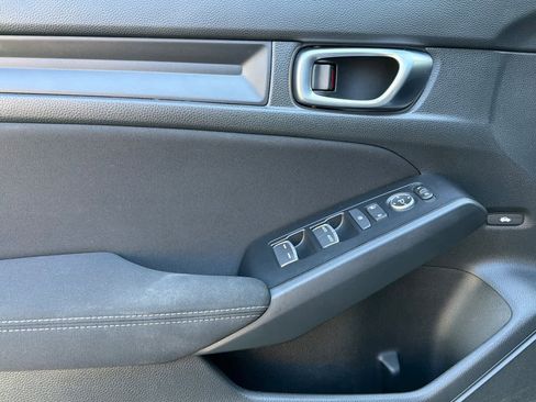 Used 2025 Honda Civic Sport image 14