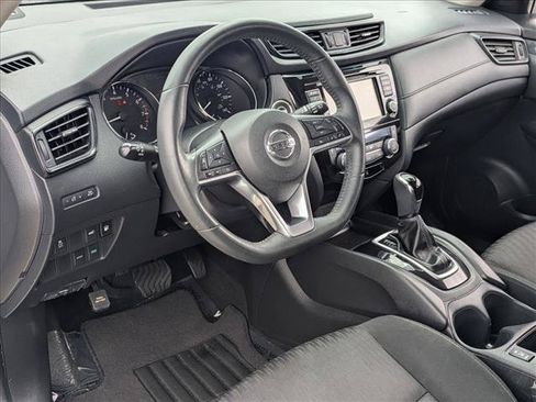 Used 2018 Nissan Rogue SV FWD image 10