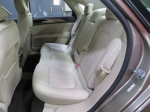 Used 2020 Lincoln MKZ w/ Convenience Package image 9