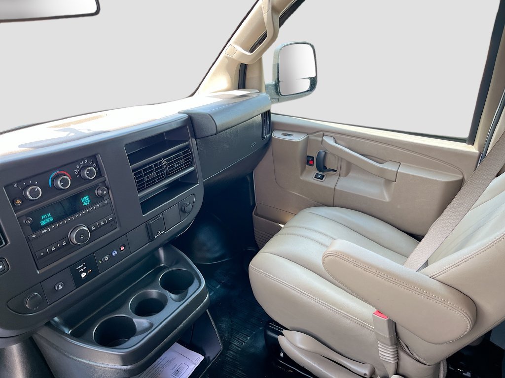 Used 2025 GMC Savana 2500 w/ Driver Convenience Package RWD image 21