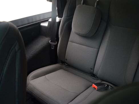 Used 2023 Jeep Wrangler Sport S image 15