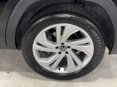 Used 2021 Volkswagen Atlas SE image 36