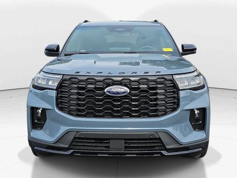 Used 2025 Ford Explorer ST-Line w/ Premium Package RWD image 8