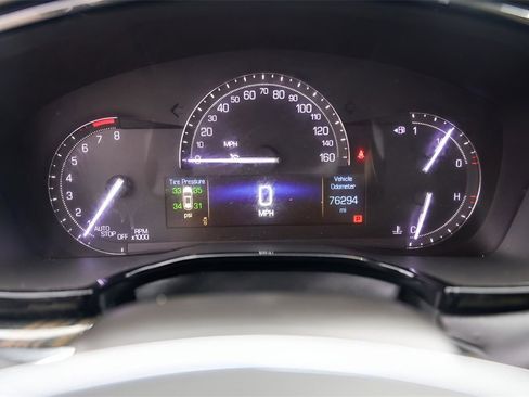 Used 2017 Cadillac XT5 FWD image 11