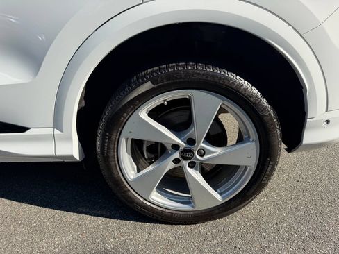Used 2025 Audi Q5 Premium Plus w/ Premium Plus AWD/4WD image 11