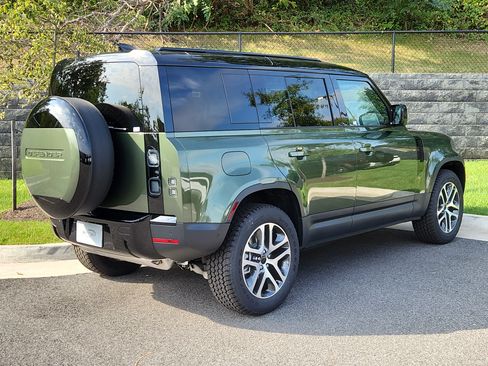 Used 2026 Land Rover Defender 110 S image 2