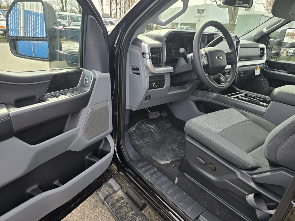 New 2026 Ford F350 XLT w/ XLT Premium Package AWD/4WD image 16