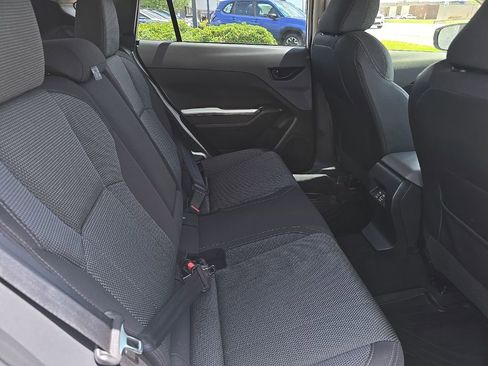 Used 2024 Subaru Crosstrek 2.0i Premium image 27