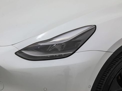 Used 2022 Tesla Model Y Performance AWD/4WD image 8