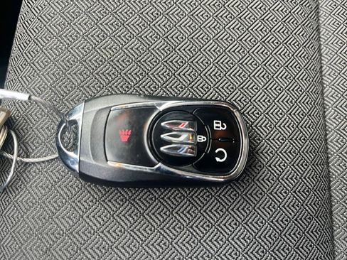 Used 2025 Buick Encore GX Preferred image 18