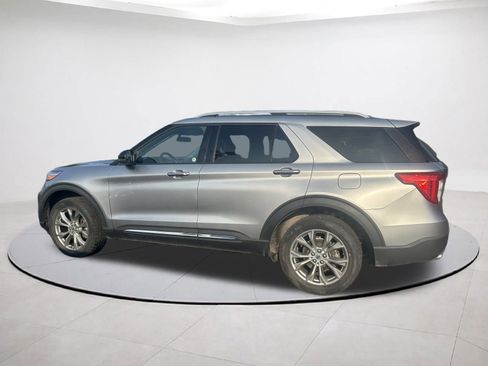 Used 2021 Ford Explorer Limited w/ Equipment Group 301A image 6