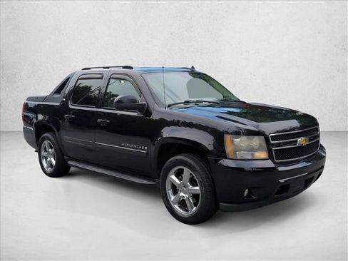 Used 2007 Chevrolet Avalanche LTZ w/ LTZ Preferred Equipment Group AWD/4WD image 3