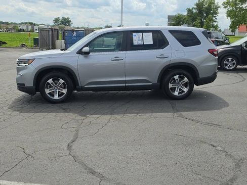 Certified 2025 Honda Pilot EX-L image 4