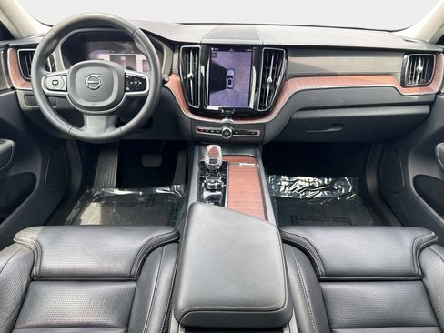 Used 2023 Volvo XC60 B5 Ultimate w/ Protection Package Premier FWD image 12