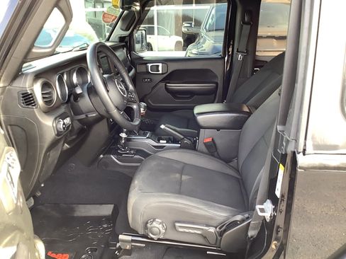 Certified 2018 Jeep Wrangler Sport AWD/4WD image 8