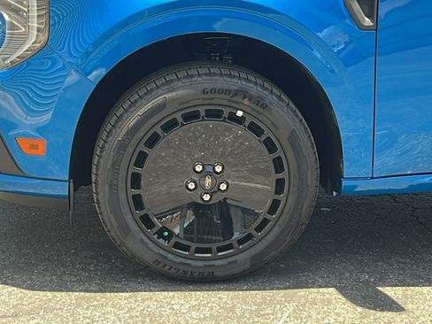 New 2025 Ford Maverick Lobo image 9