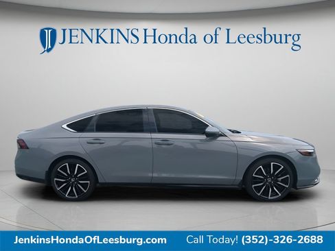 Used 2024 Honda Accord Touring image 2
