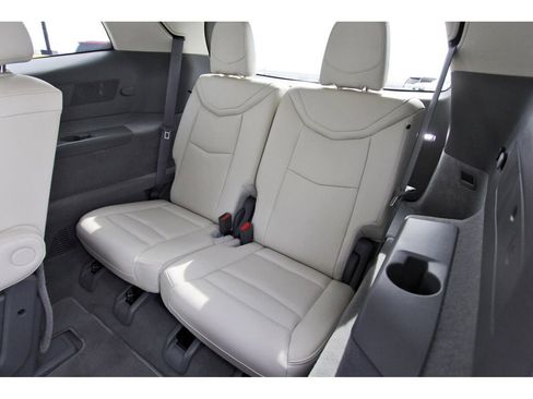 Used 2023 Cadillac XT6 Premium Luxury w/ Technology Package image 8