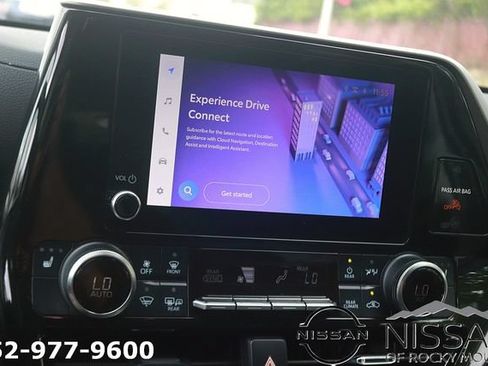 Used 2023 Toyota Highlander XLE FWD image 31