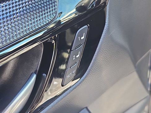 Used 2023 Honda CR-V EX-L image 11