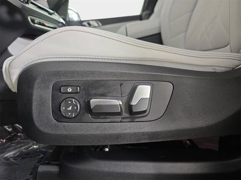 Certified 2025 BMW X5 xDrive40i w/ M Sport Package image 29